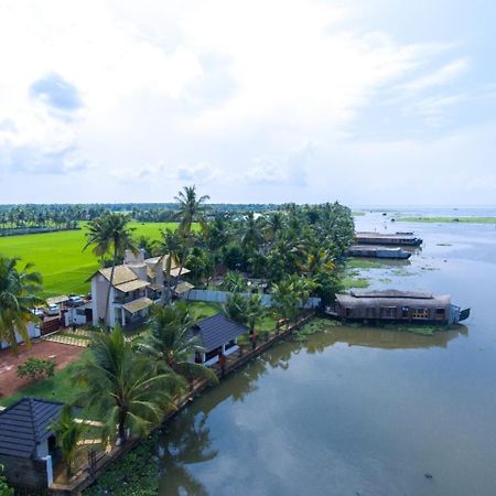 Backwater Brook Kumarakom Extérieur photo