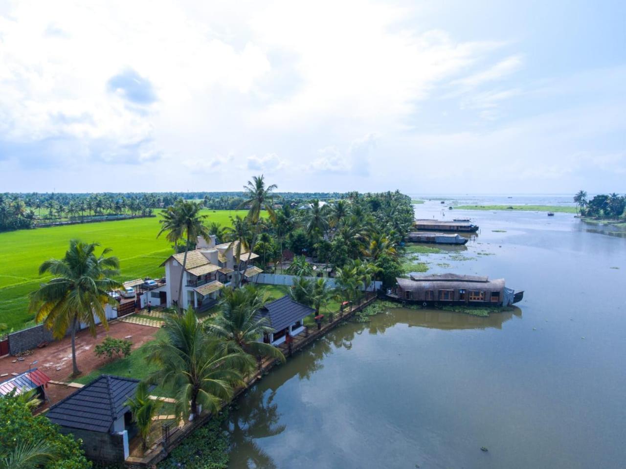Backwater Brook Kumarakom Extérieur photo
