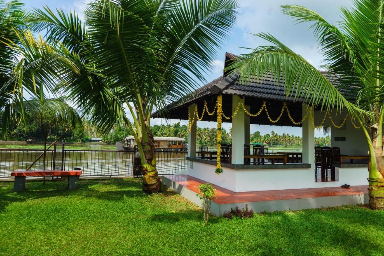 Backwater Brook Kumarakom Extérieur photo