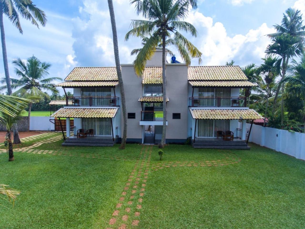 Backwater Brook Kumarakom Extérieur photo